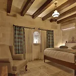 Hotel Aren Cave And Art Gallery 2*