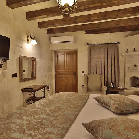 Hotel Aren Cave And Art Gallery