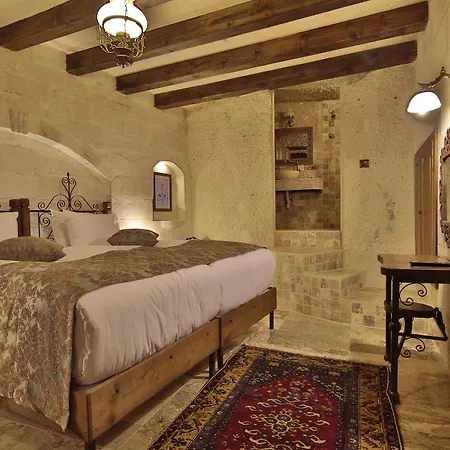 Aren Cave And Art Gallery 2*