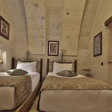 Hotel Aren Cave And Art Gallery
