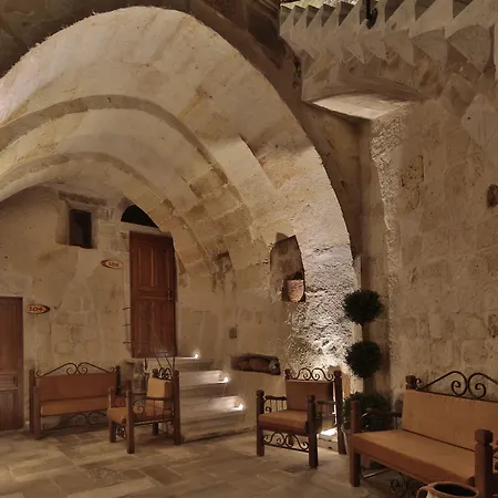 Aren Cave And Art Gallery מלון