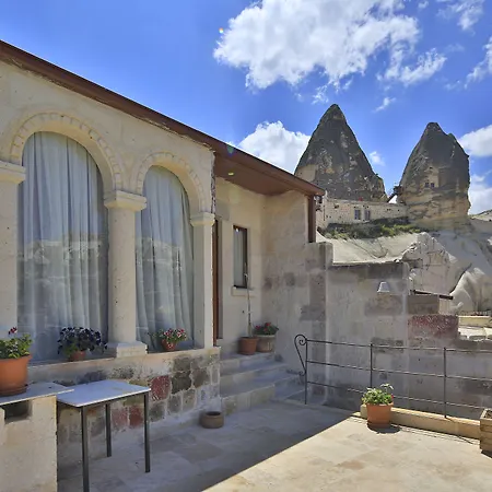 מלון Aren Cave And Art Gallery