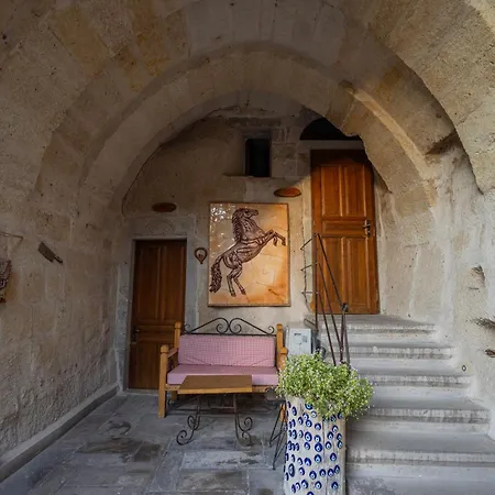 Hotel Aren Cave And Art Gallery 2*