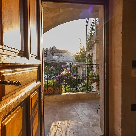 Aren Cave And Art Gallery Hotel 2*