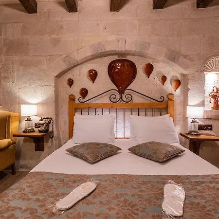 Hotel Aren Cave And Art Gallery