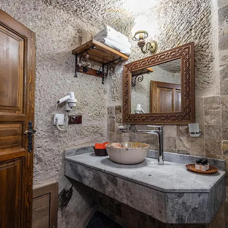 Aren Cave And Art Gallery Hotel