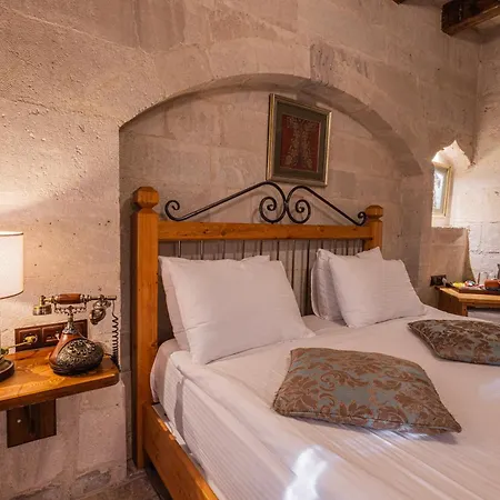 Hotel Aren Cave And Art Gallery