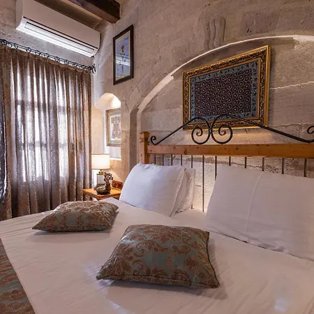 Hotel Aren Cave And Art Gallery 2*