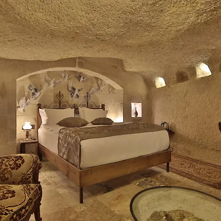 Aren Cave And Art Gallery 2*