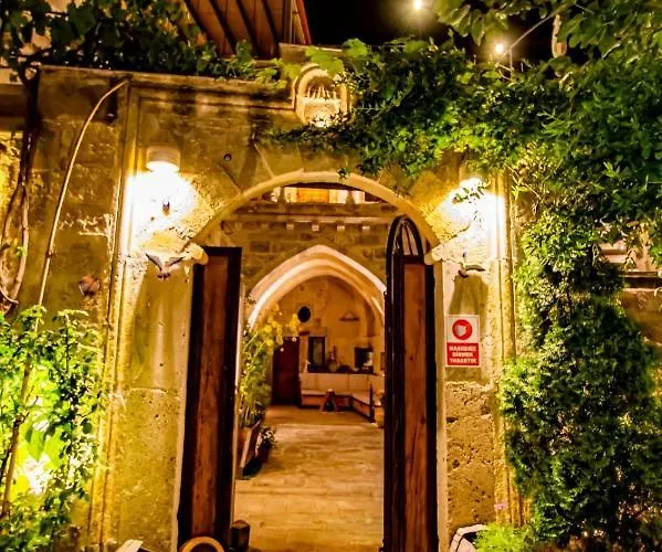 Aren Cave And Art Gallery Hotel 2*