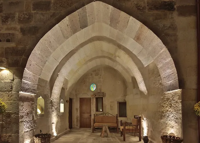 Aren Cave And Art Gallery Hotel