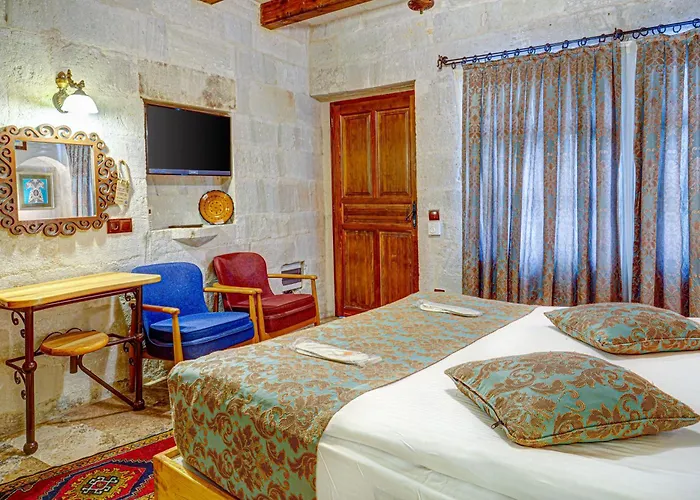 Aren Cave And Art Gallery