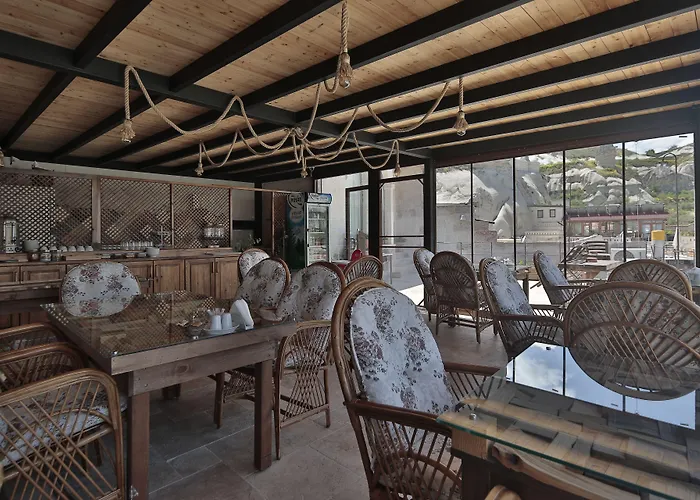 Hotel Aren Cave And Art Gallery 2*