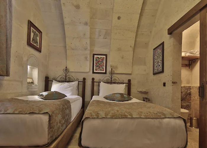 Hotel Aren Cave And Art Gallery