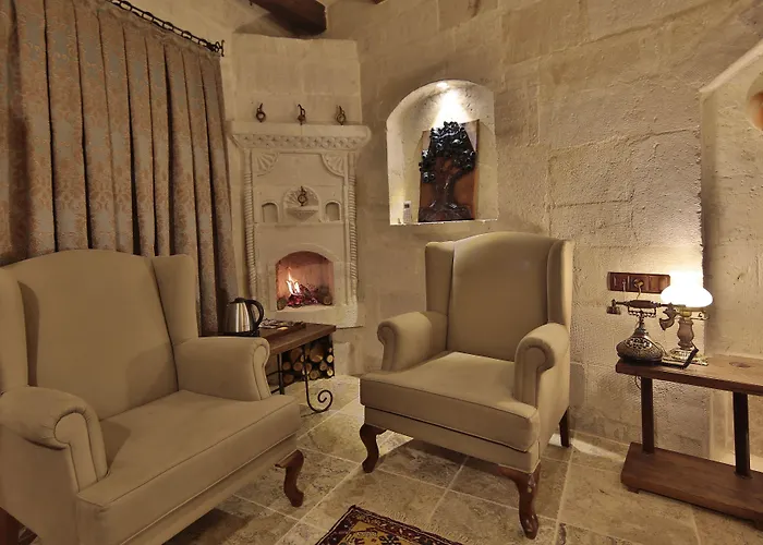 Aren Cave And Art Gallery 2*