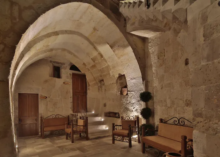 Aren Cave And Art Gallery Hotel