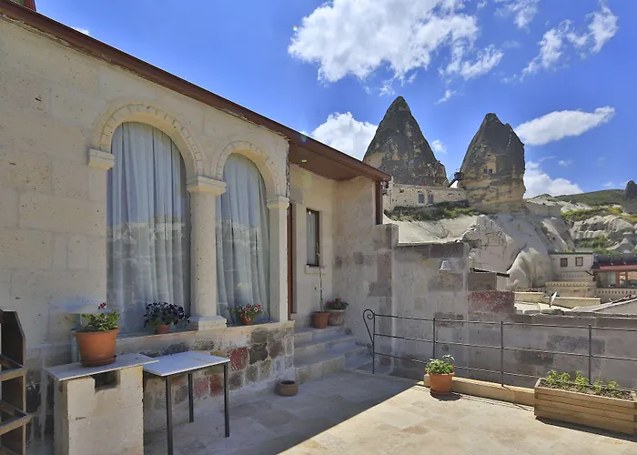 Hotel Aren Cave And Art Gallery