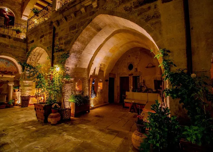 Hotel Aren Cave And Art Gallery